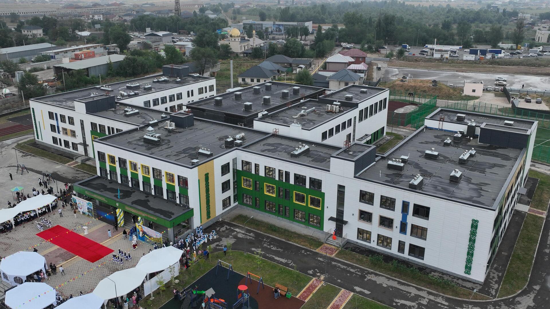 Президент тапсырмаларын жүзеге асыру: еліміздің өңірлерінде білім беру және теміржол инфрақұрылымының жаңа нысандары ашылды