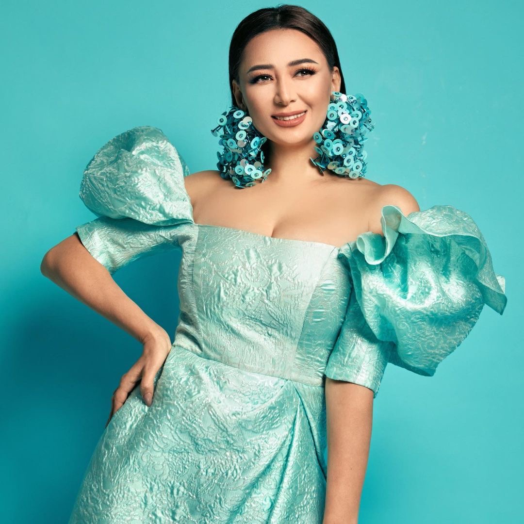 “Итке сүйек тастағандай”: Белгілі журналист Мадина Сәдуақасованы сынап тастады