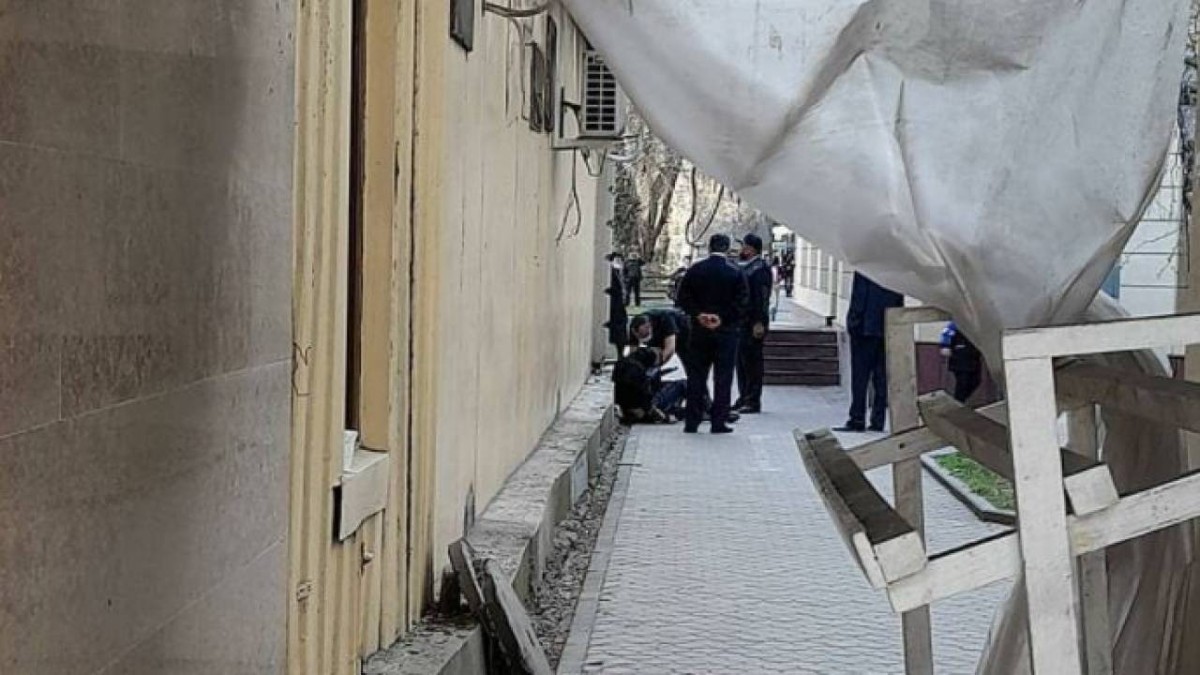 Полиция Алматыдағы банк қасынан табылған "мәйітке" қатысты түсініктеме берді