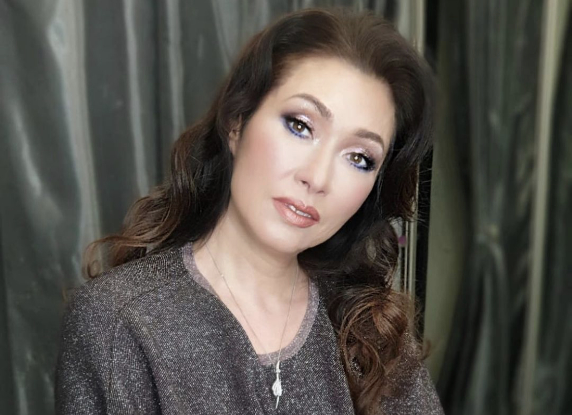 Жетілген әйелдер қынаптарының жақыннан түсірілген фотосуреттері Берковамен эротикалық суреттер