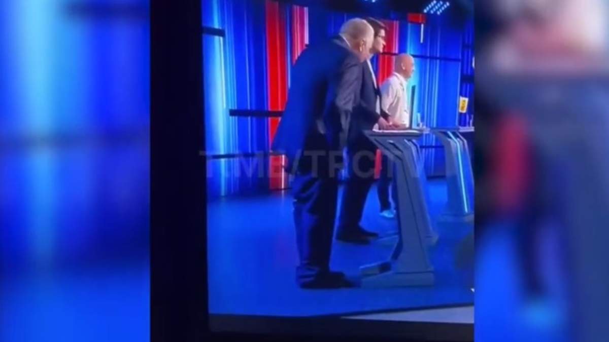 “Дамбалы шешіліп қалды” Жириновский теледебатта ұятқа қалды (ВИДЕО)