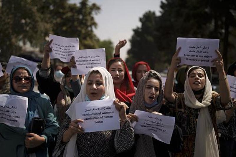 Ауғанстанда қыздардың қайта мектепке баруына рұқсат беретін заң дайындап жатыр