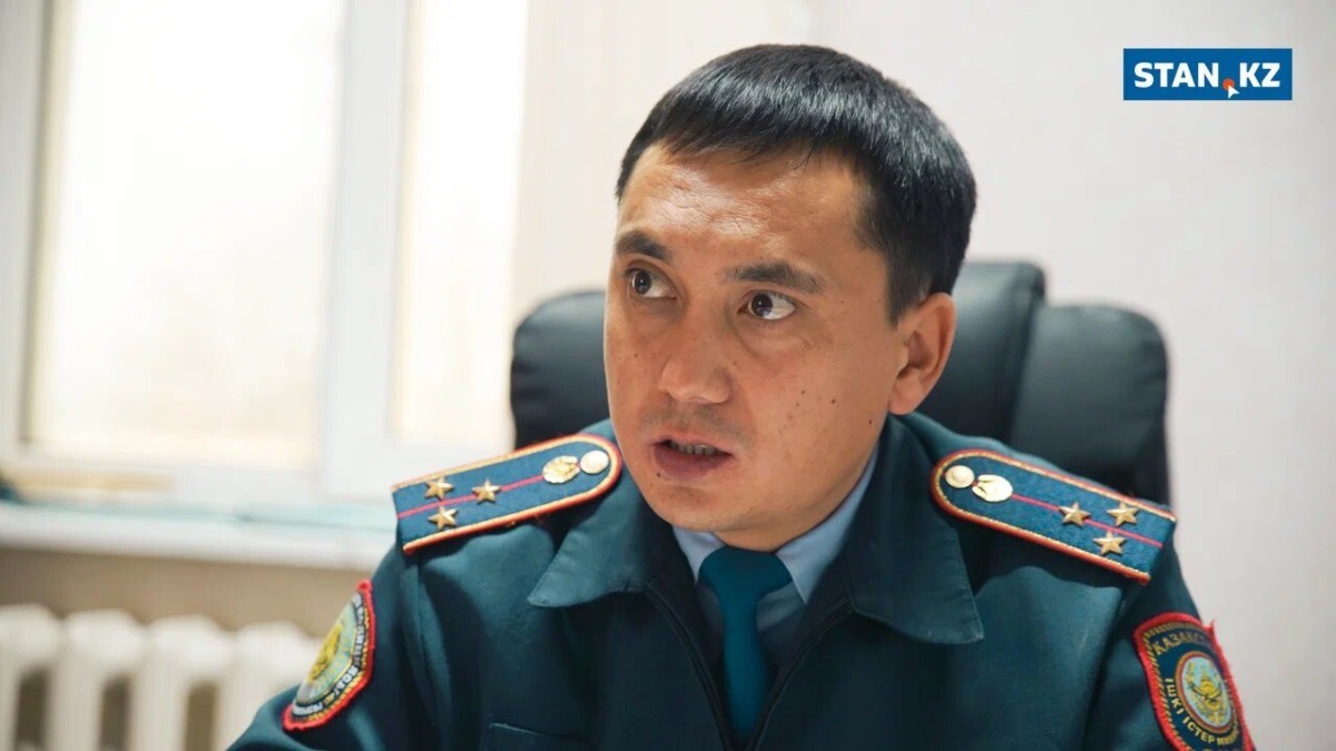 “Қуып келе жатқан көлік төңкеріліп кетті”: Қазақстандық патрульдік полиция қызметкері жұмысының қызығы мен қиындығы жайлы айтты
