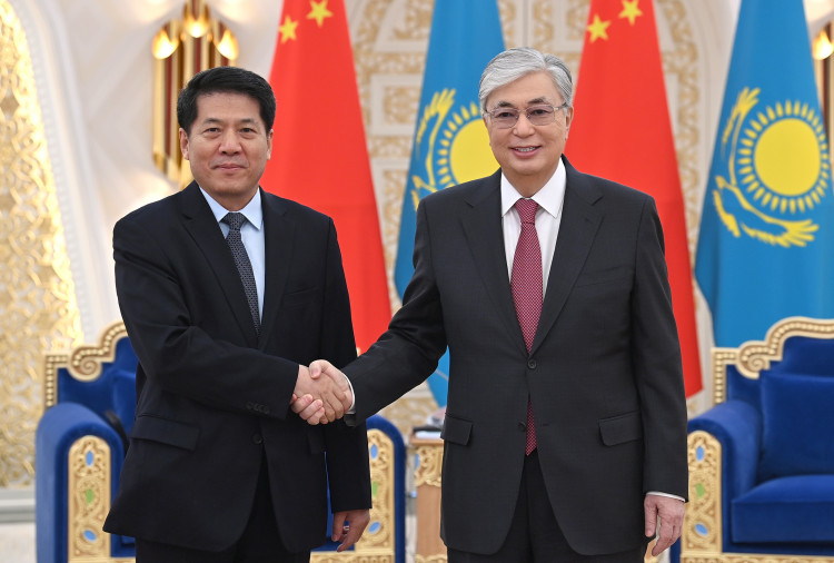 Тоқаев Бейжіңде өтетін Олимпиада ойындарына шақырту алды