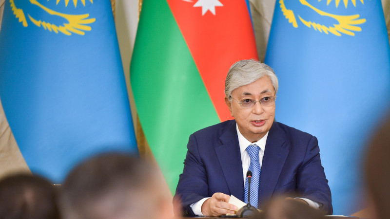 Қасым-Жомарт Тоқаев пен Ильхам Әлиев кеңейтілген құрамда келіссөз жүргізді