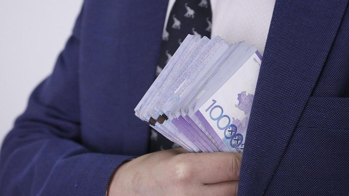 Қазақстанда министрлер 2 миллионға жуық жалақы алады