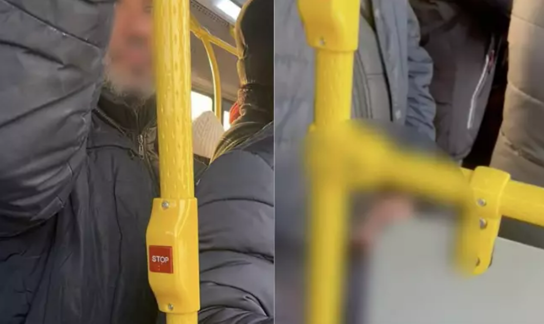 Желіде автобуста мүшесін ұстап тұрған ер адамның видеосы тарады