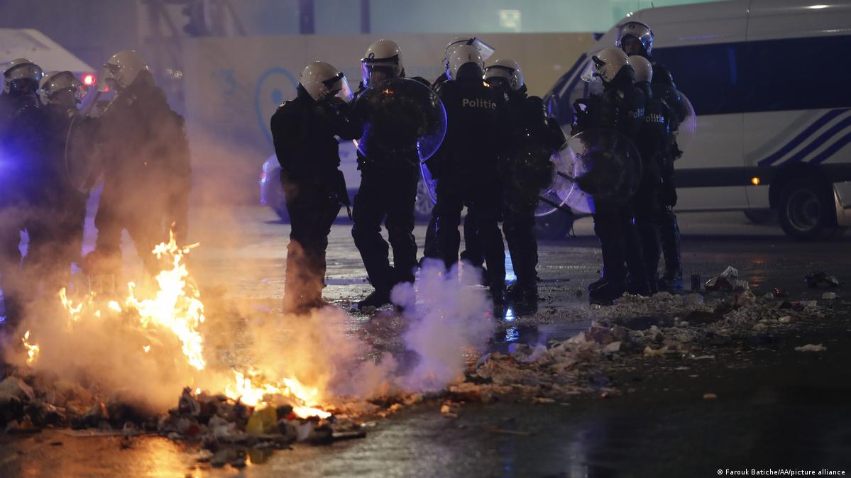 ӘЧ: Франция - Марокко ойынынан кейін бүкіл Еуропада тәртіпсіздіктер басталды