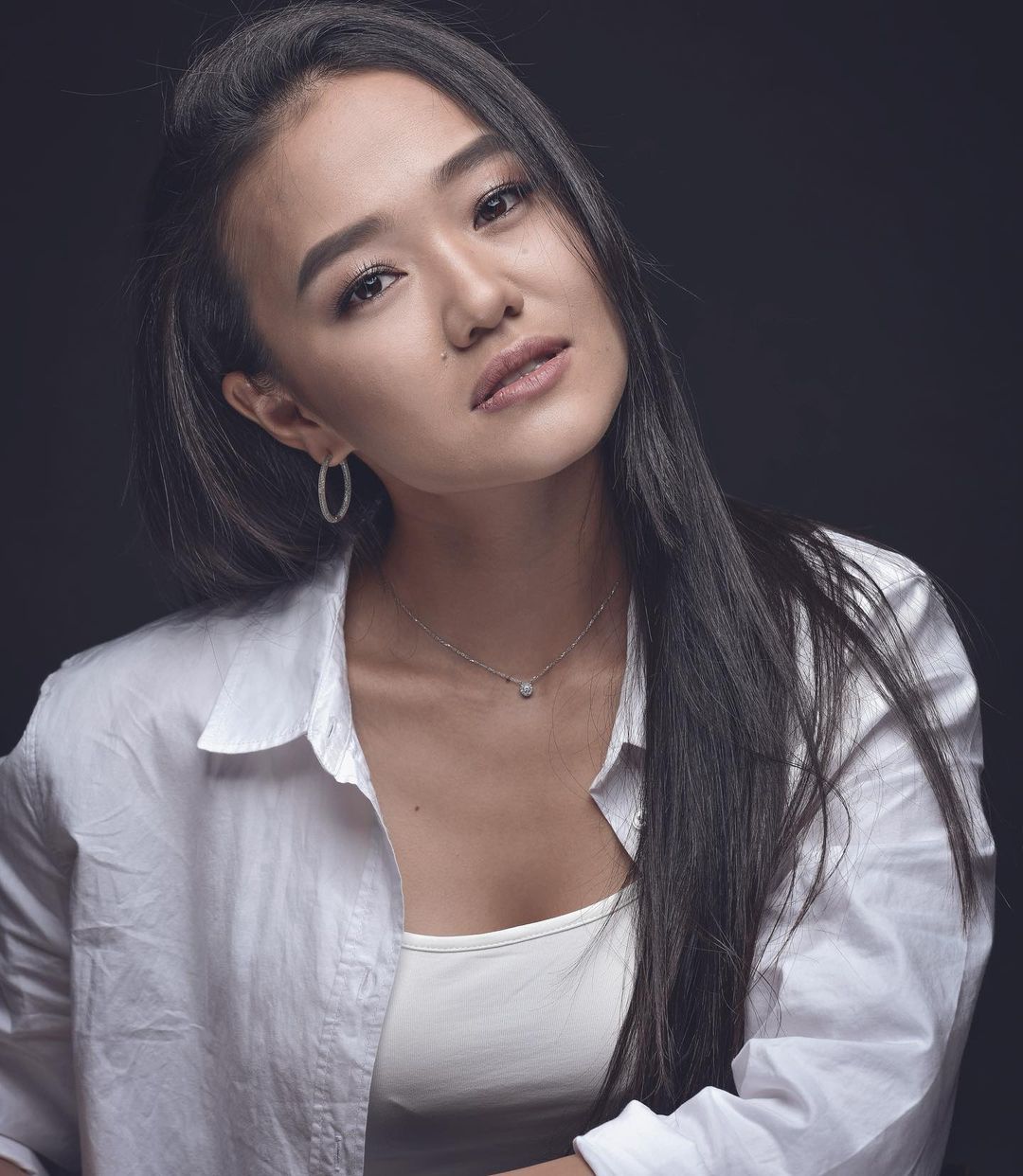 Порно фильм: Екі еркек және бір әйел Неміс үйдегі ашық порно онлайн