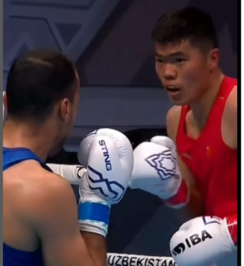 Қытай құрамасындағы қазақ жігіті бокстан әлем чемпионатында қарсыласын екінші рет нокаутпен жеңді (ВИДЕО)