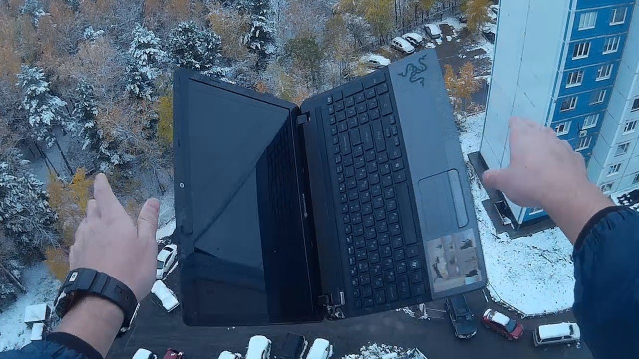 "Монитор, ноутбук": Астаналық отбасы ұрыс кезінде қымбат техникаларды терезеден лақтырып жіберді