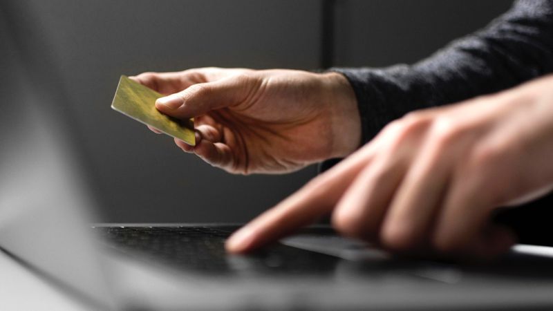 Полицейлер алматылықтарға алаяқтар көбейгенін ескертті