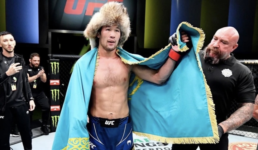 Шавкат Рахмонов сарбаздармен кездесті