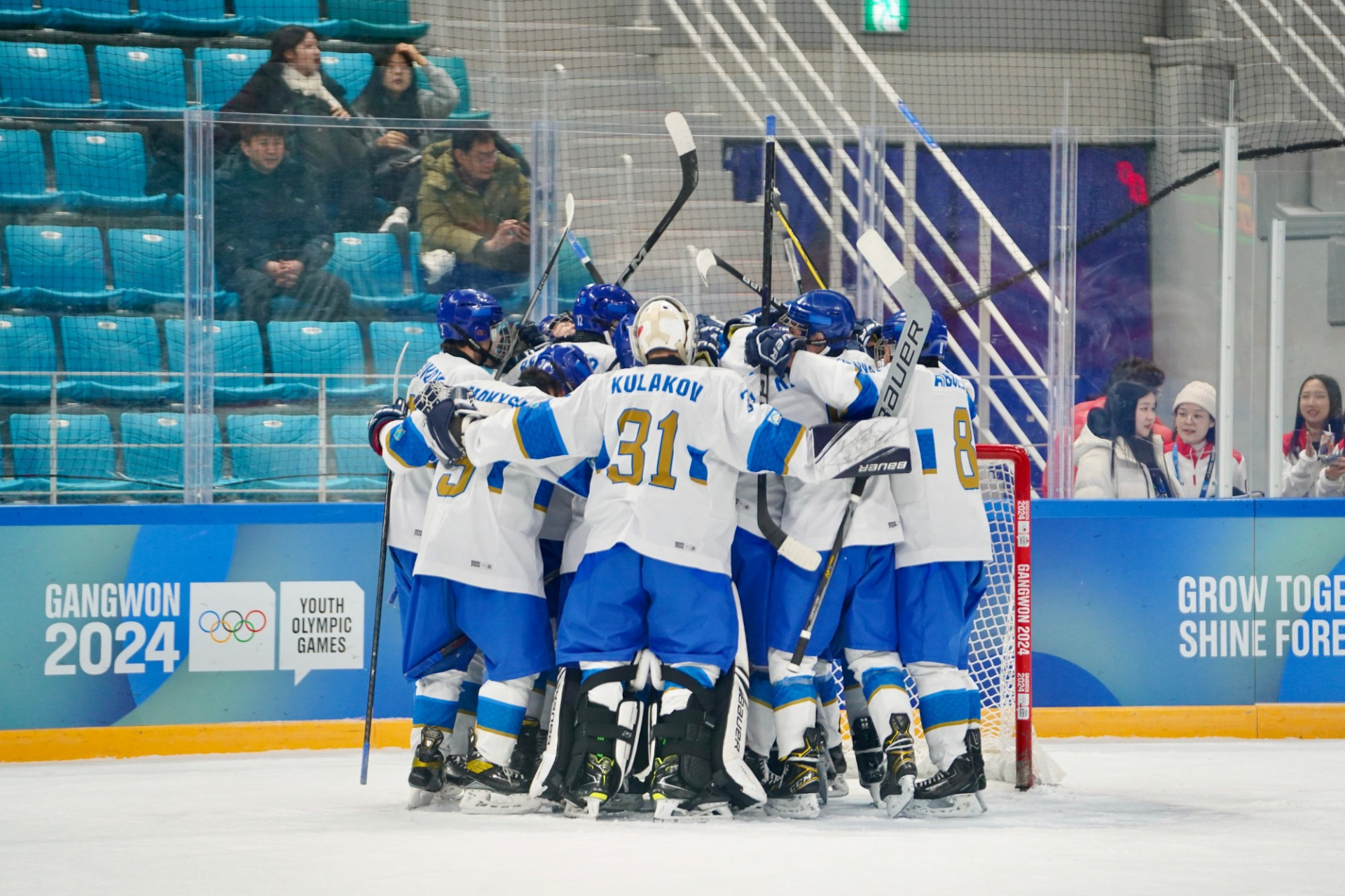 "Әлі сене алар емеспіз": Олимпиадада қола медаль алған хоккейшілер қуанышын бөлісті