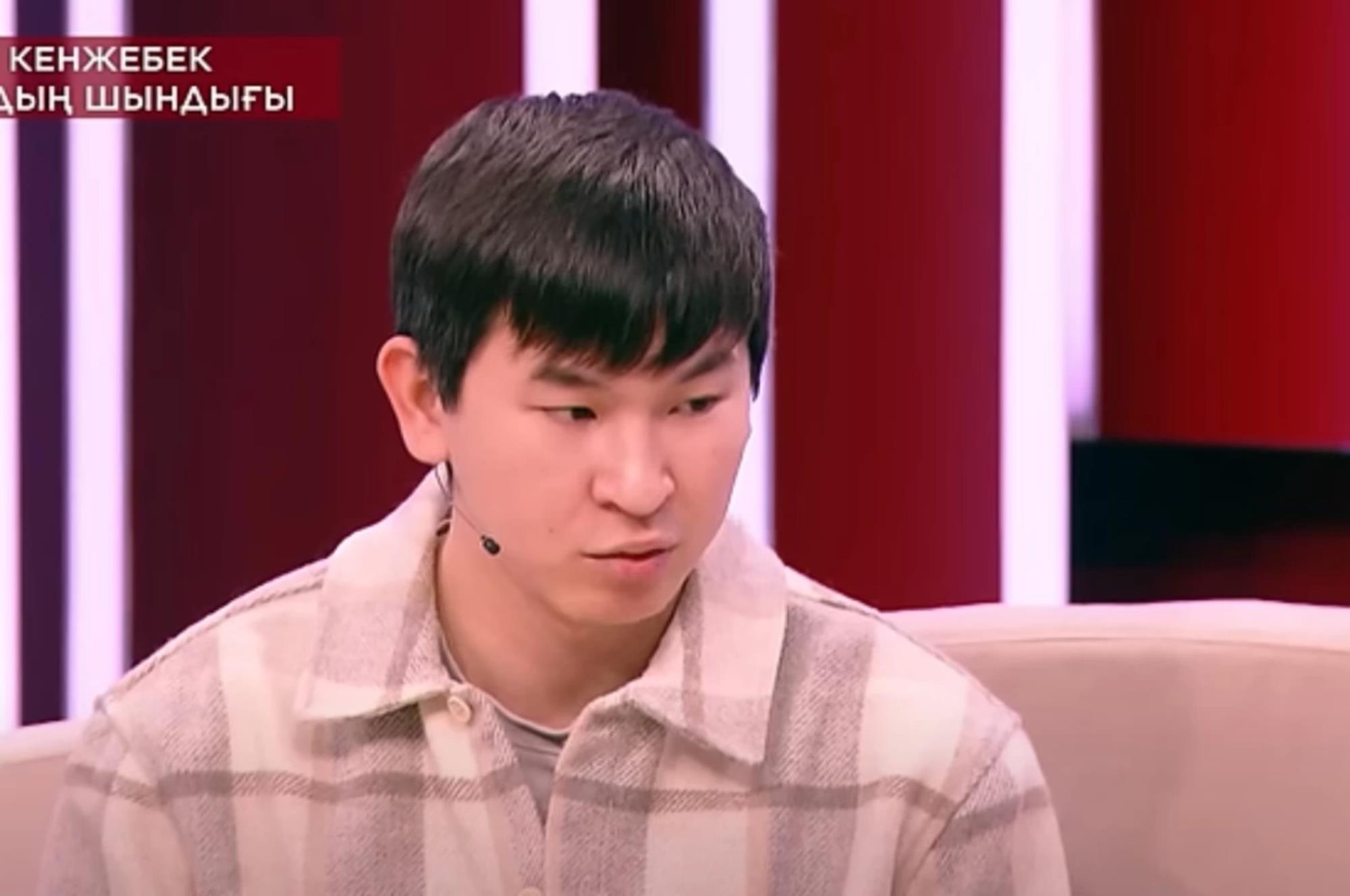 Қатты күйзеліске түстім": Зағип әнші Кенжебек Нұрдолдай өзінің тойын жалған деп айтқаны үшін бұрынғы әйелінен кешірім сұрады